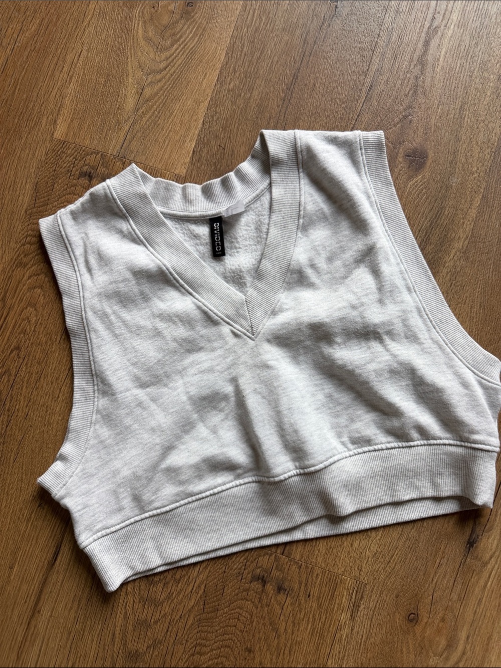 H&M sleeveless crop top